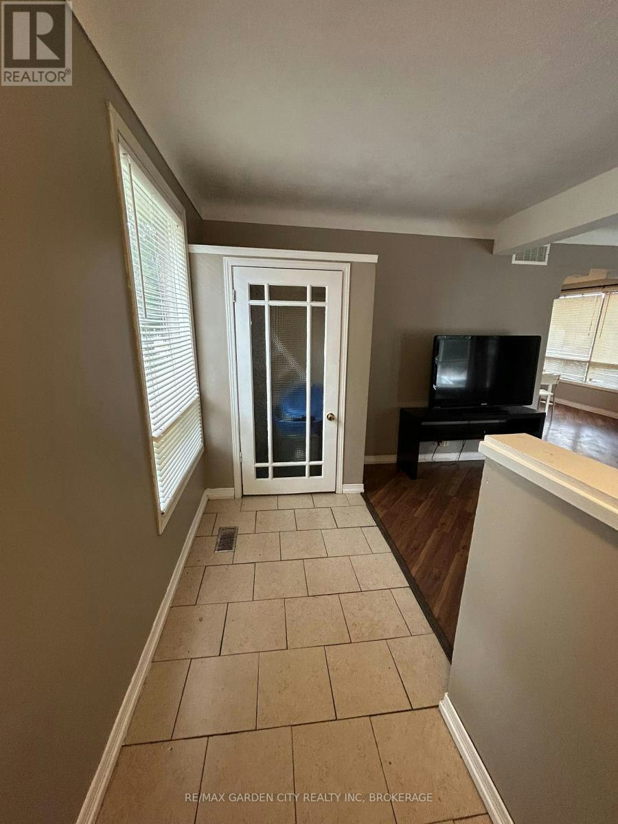 182 York Street, St. Catharines, ON, L2R 6G2 - 3
