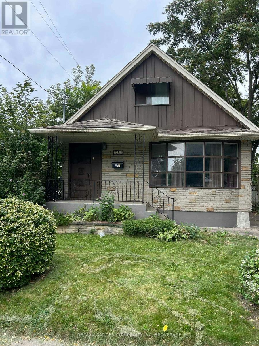 182 York Street, St. Catharines, ON, L2R 6G2 - 2