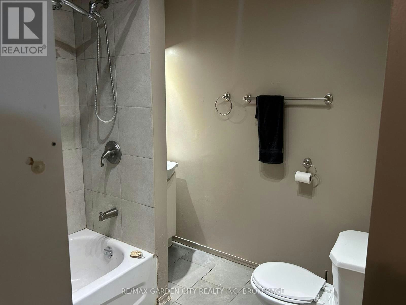 182 York Street, St. Catharines, ON, L2R 6G2 - 9