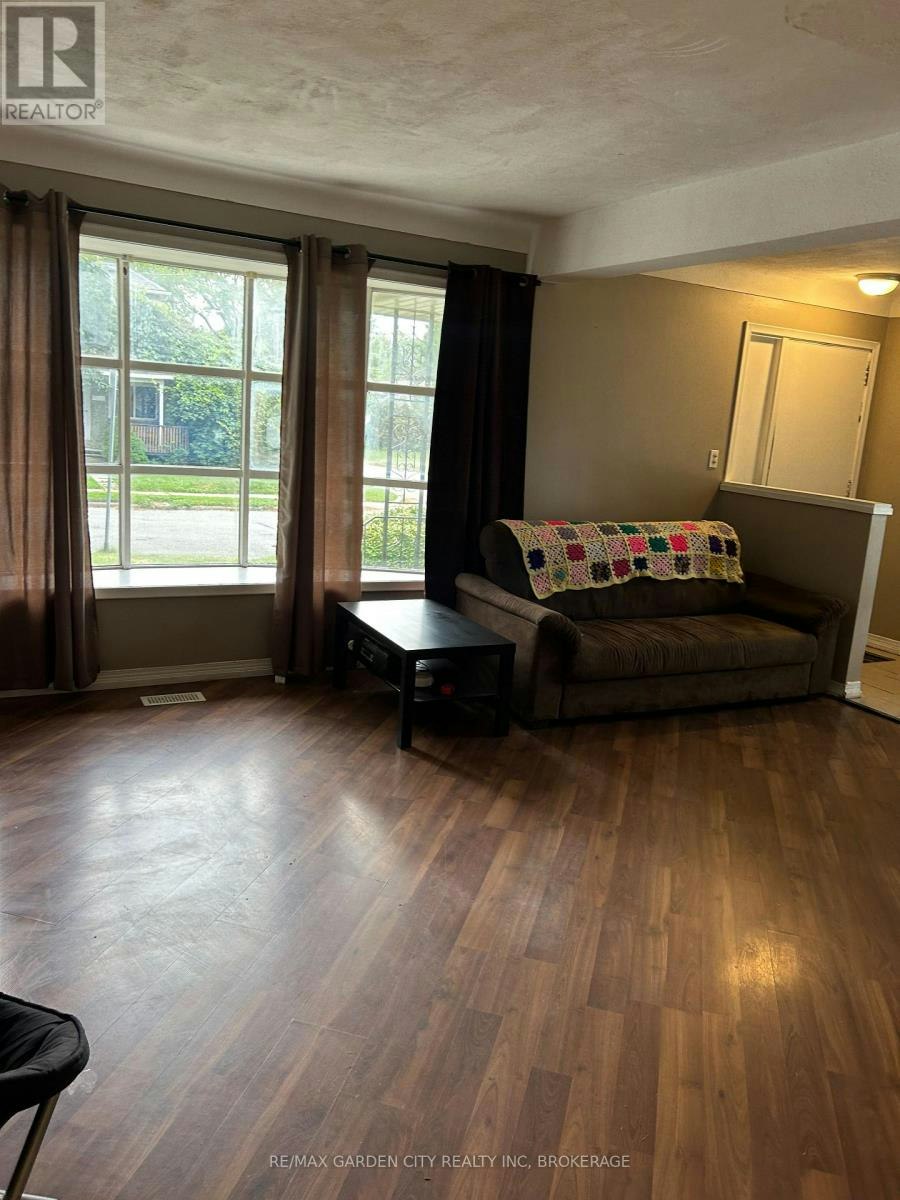 182 York Street, St. Catharines, ON, L2R 6G2 - 4