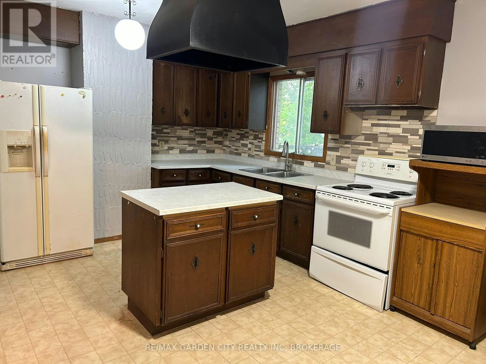 182 York Street, St. Catharines, ON, L2R 6G2 - 8