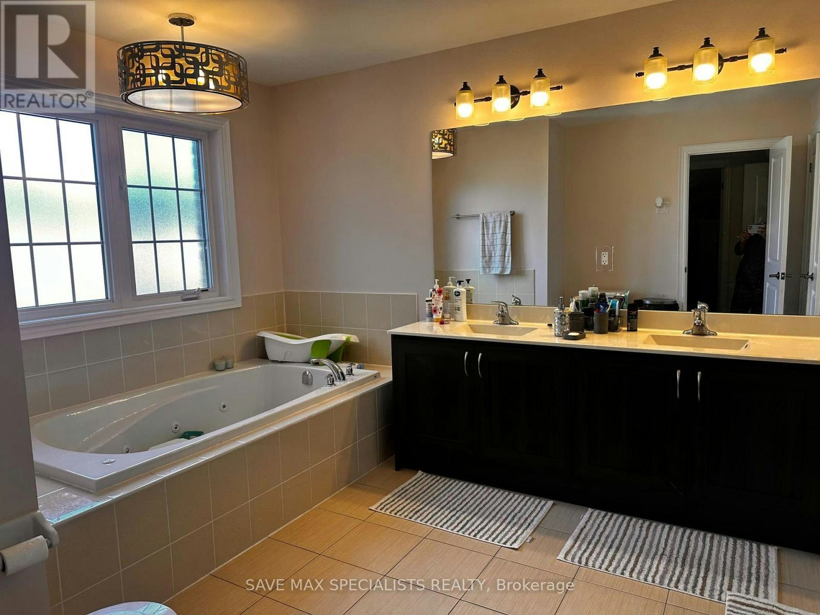 MAIN-7538 Saint Barbara Boulevard, Mississauga, ON, L5W 0B6 - 21