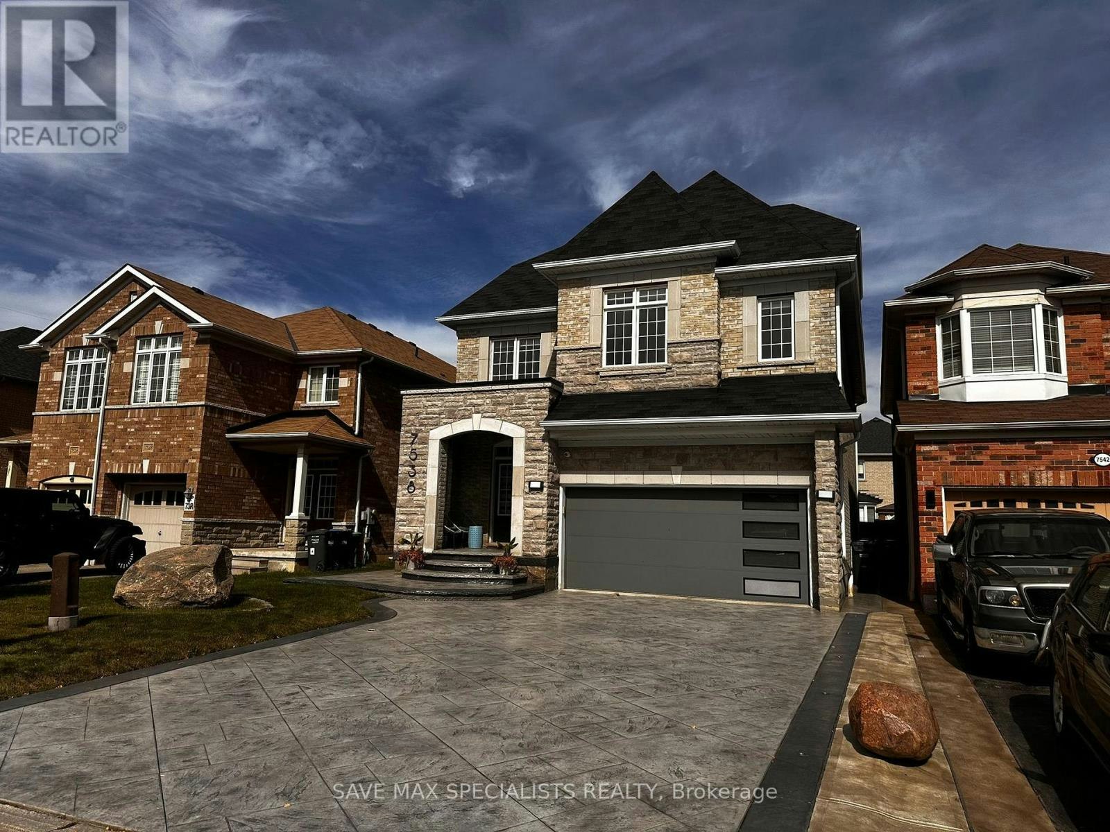MAIN-7538 Saint Barbara Boulevard, Mississauga, ON, L5W 0B6 - 2