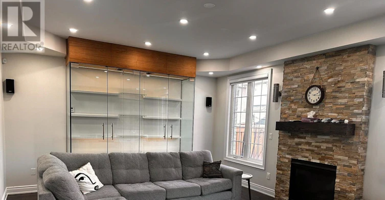 MAIN-7538 Saint Barbara Boulevard, Mississauga, ON, L5W 0B6 - 9