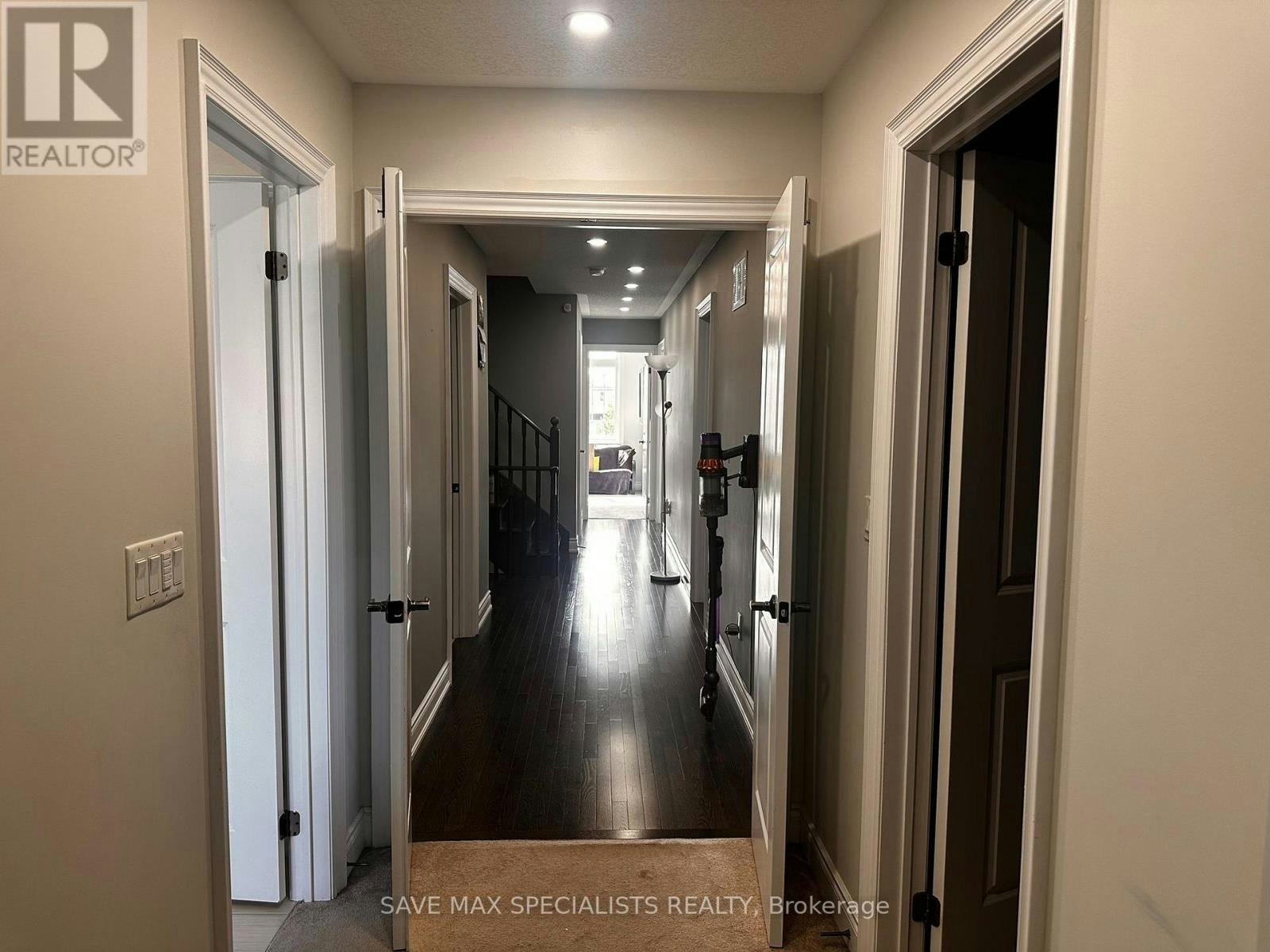 MAIN-7538 Saint Barbara Boulevard, Mississauga, ON, L5W 0B6 - 16
