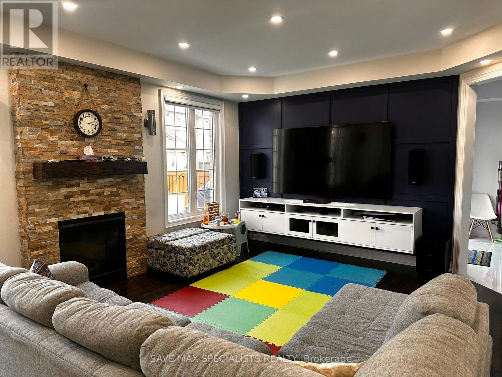 MAIN-7538 Saint Barbara Boulevard, Mississauga, ON, L5W 0B6 - 10