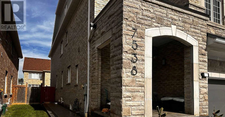 MAIN-7538 Saint Barbara Boulevard, Mississauga, ON, L5W 0B6 - 3