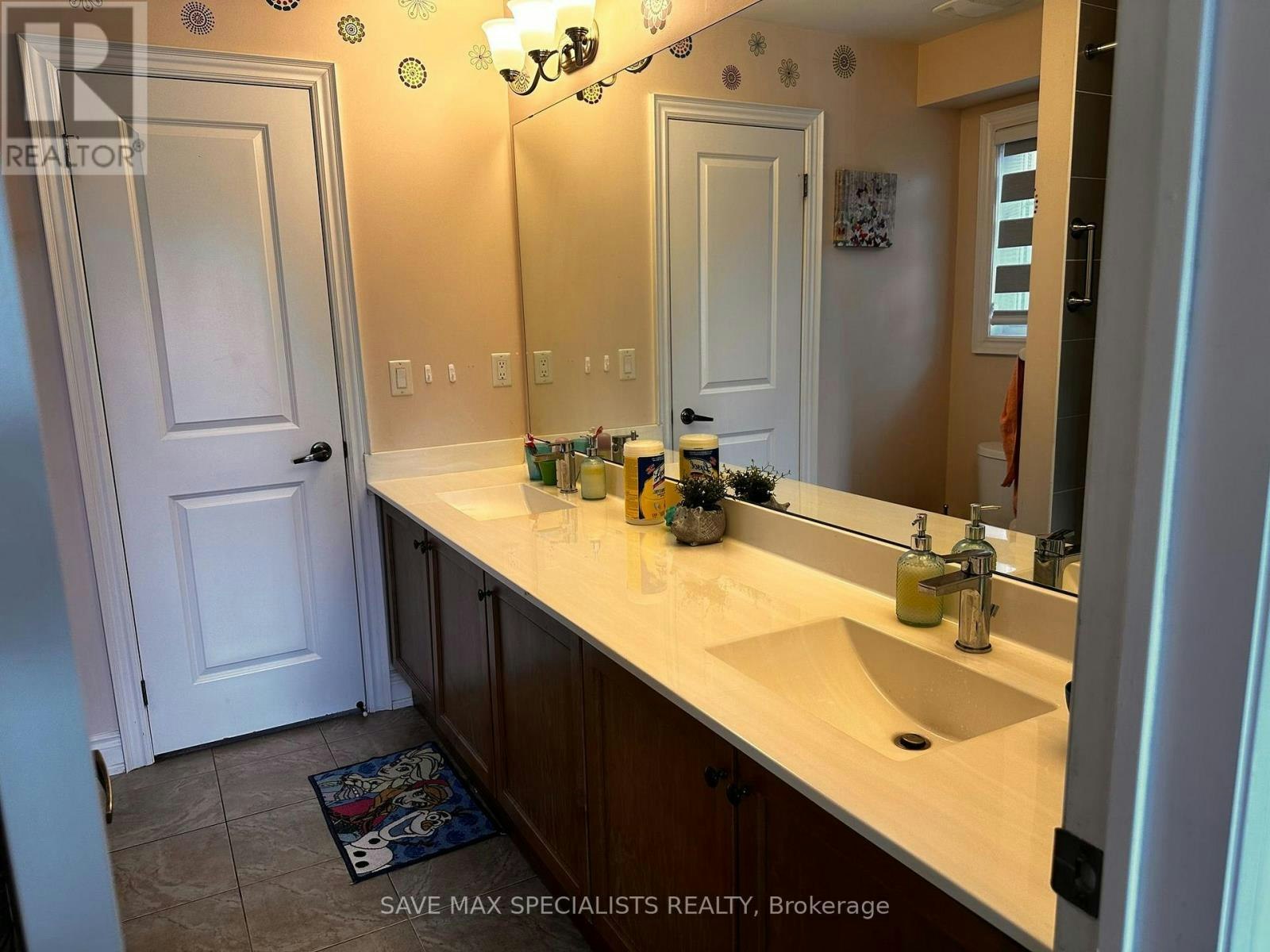 MAIN-7538 Saint Barbara Boulevard, Mississauga, ON, L5W 0B6 - 33