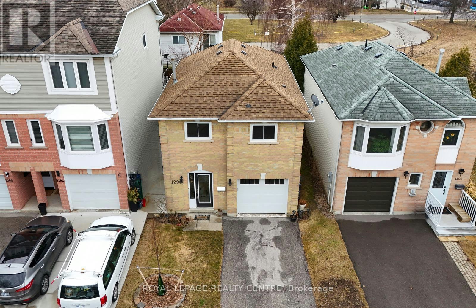 1296 Woodhill Court, Mississauga, ON, L5E 3H1