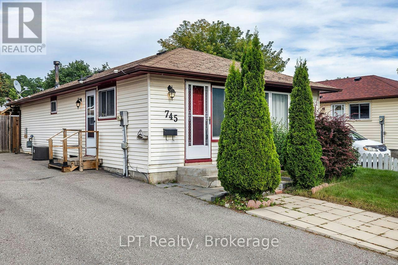 745 Grandview Drive, Oshawa, ON, L1H 7W5