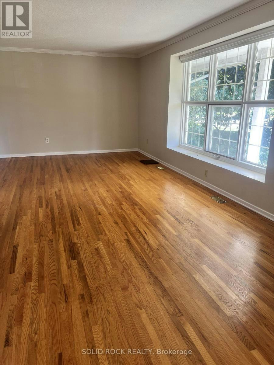 1953 Mulberry Crescent, Ottawa, ON, K1J 8J8 - 7