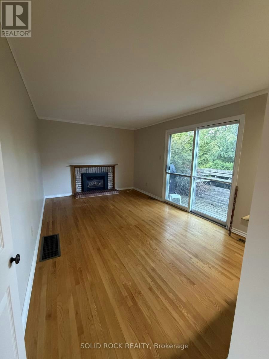 1953 Mulberry Crescent, Ottawa, ON, K1J 8J8 - 4