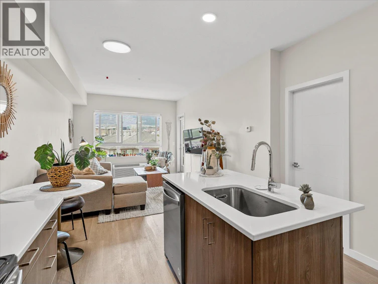 203-2301 Carrington Road, West Kelowna, BC, V4T 3K8 - 9