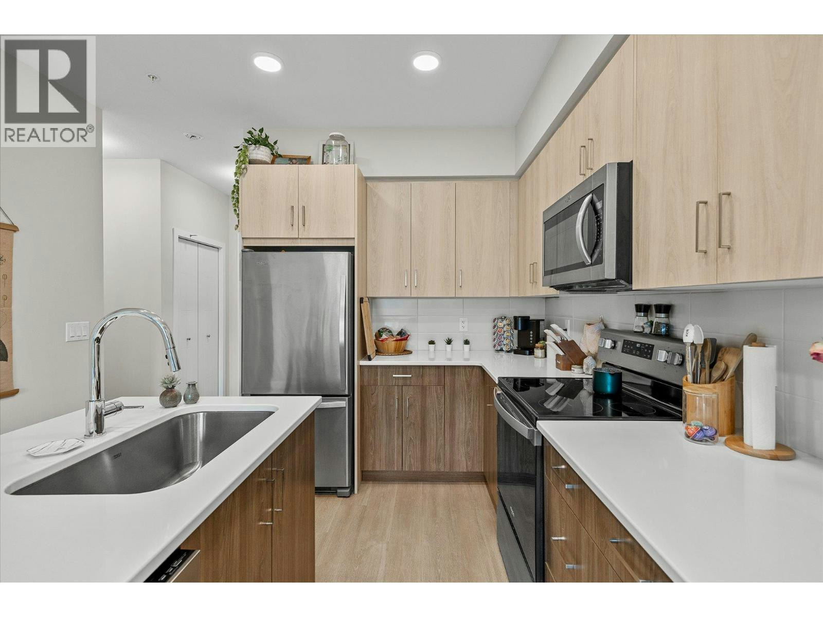 203-2301 Carrington Road, West Kelowna, BC, V4T 3K8 - 8
