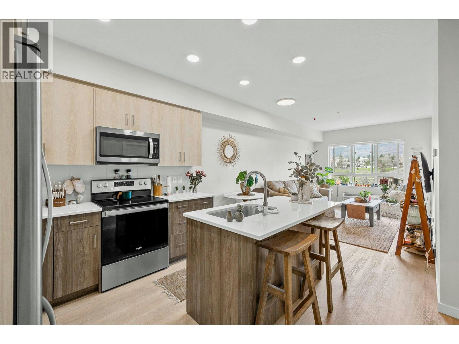 203-2301 Carrington Road, West Kelowna, BC, V4T 3K8 - 6