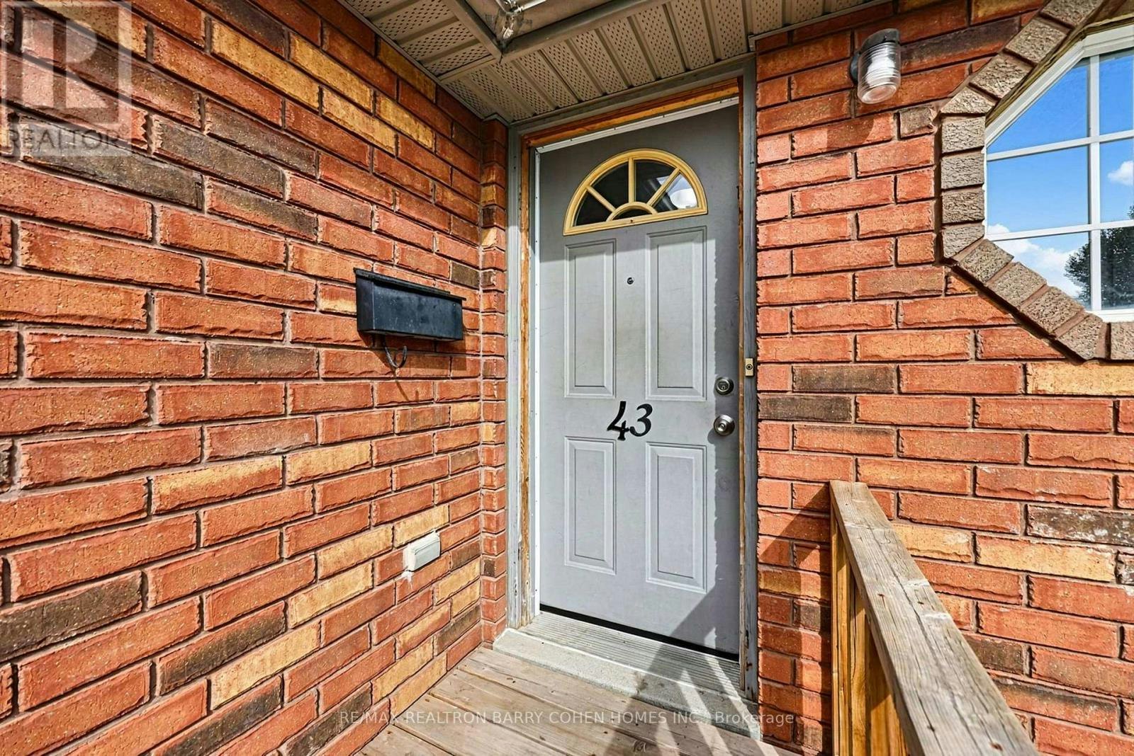 43 Black Cherry Crescent, Barrie, ON, L4N 9L1 - 2