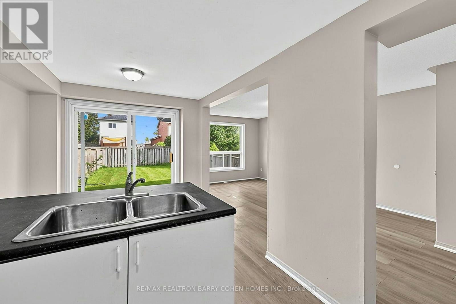 43 Black Cherry Crescent, Barrie, ON, L4N 9L1 - 7
