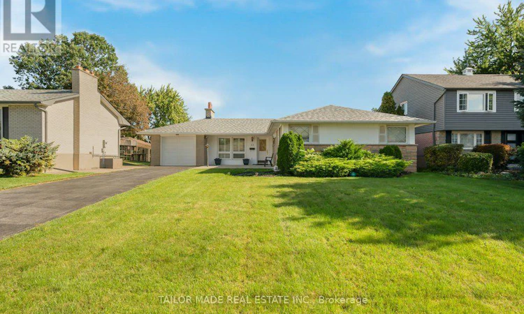 22 Greystone Crescent