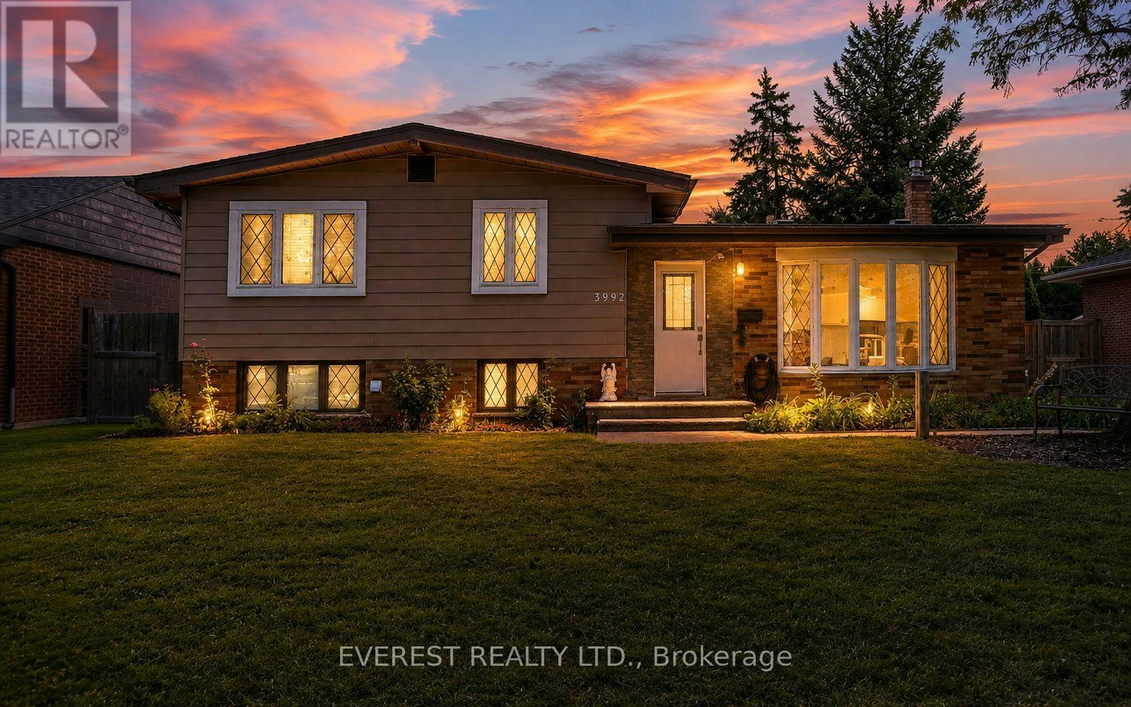 3992 Longfellow Avenue, Windsor, ON, N9G 2B3