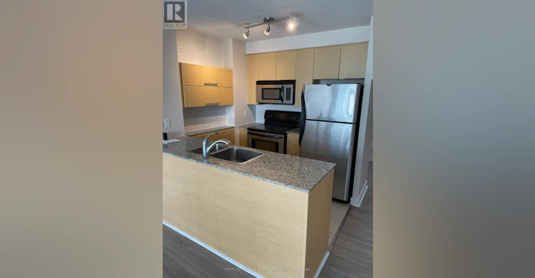 907-11 Brunel Court, Toronto, ON, M5V 3Y3 - 6