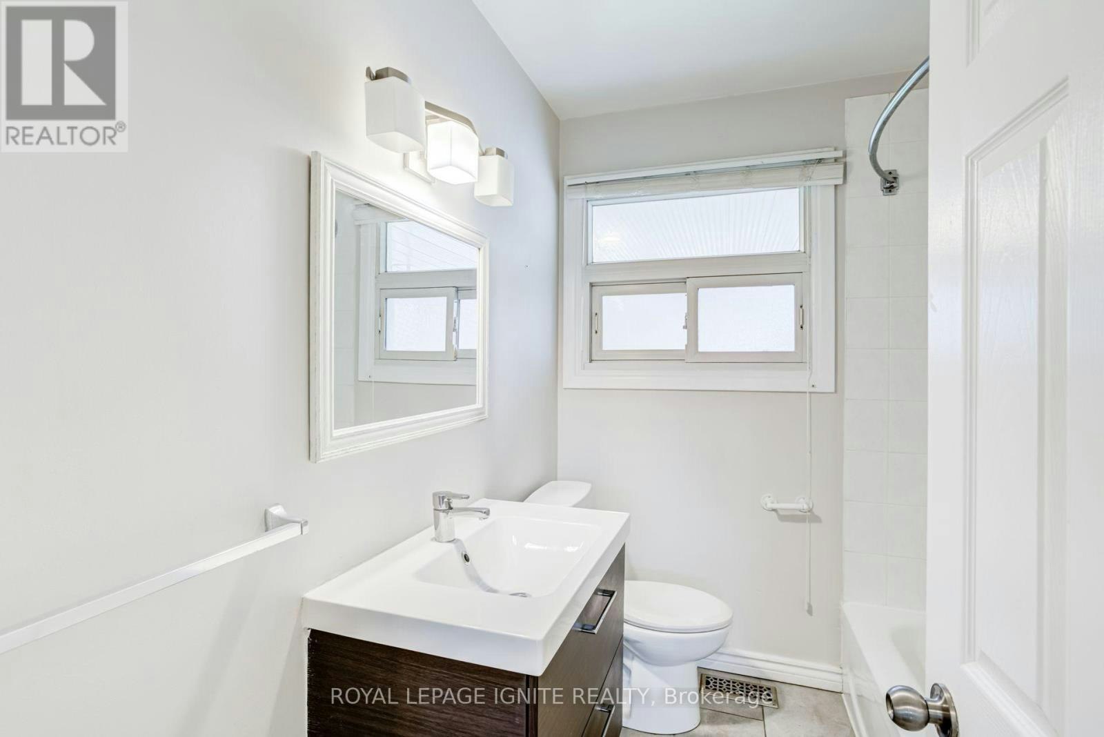 620 Central Park Boulevard N, Oshawa, ON, L1G 6A4 - 37