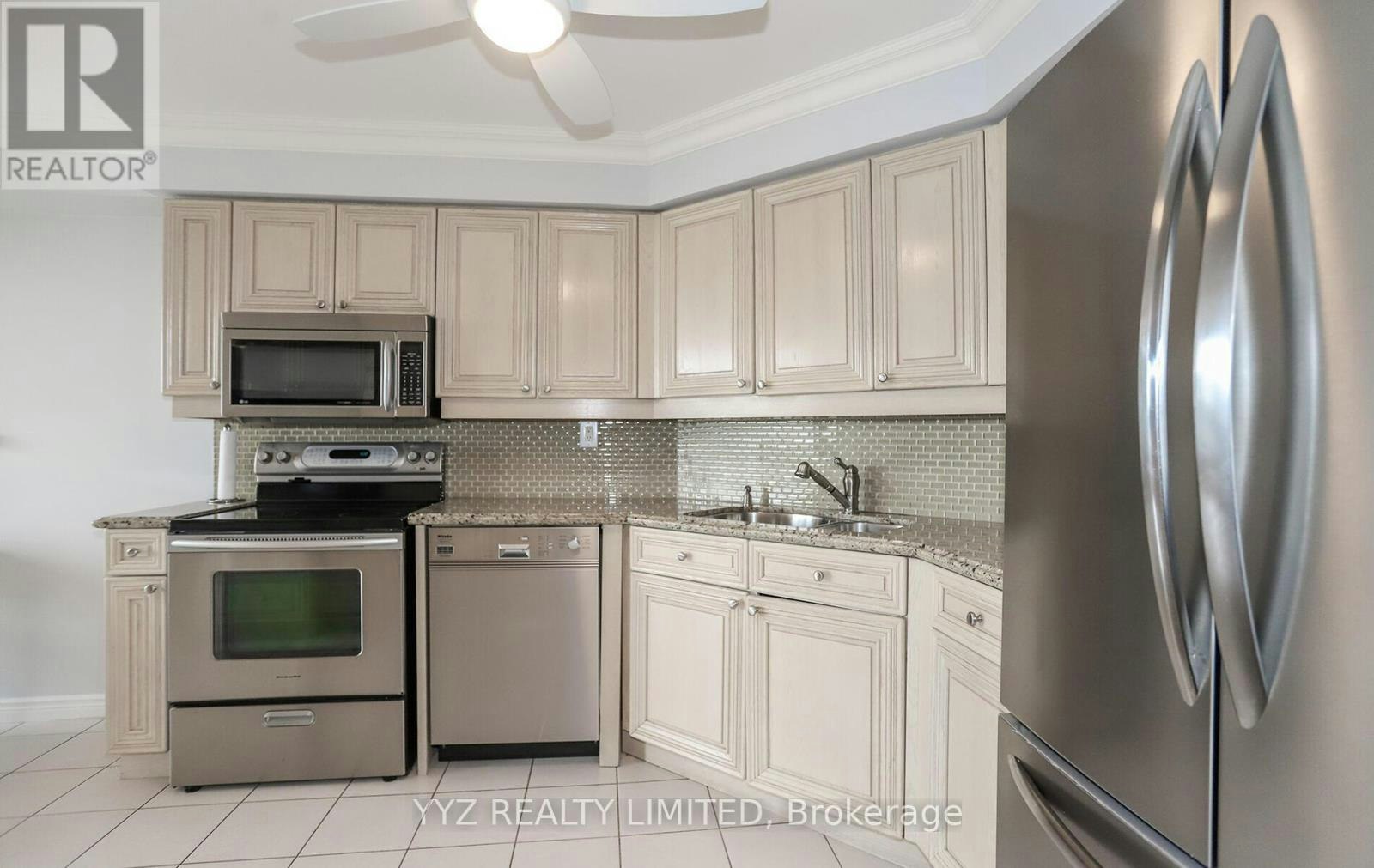 808-1 Clark Avenue W, Vaughan, ON, L4J 7Y6 - 8