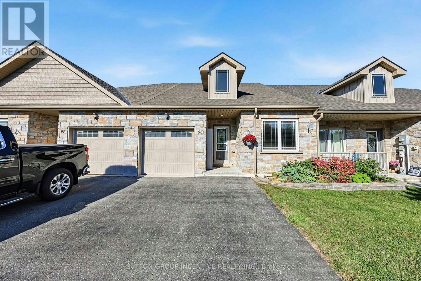 95 Lucy Lane, Orillia, ON, L3V 7A8