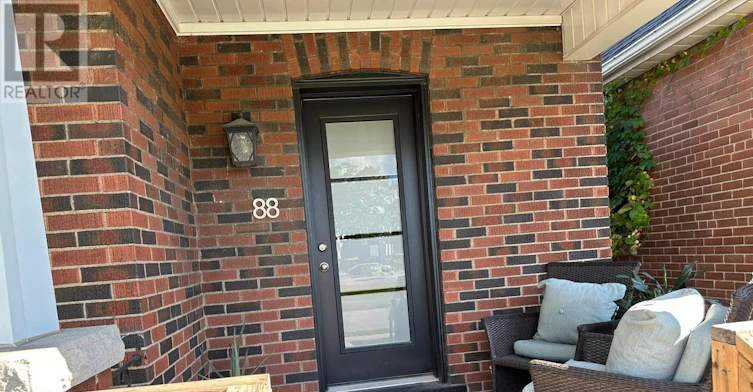 88 Shelby Avenue, Hamilton, ON, L8H 5L5 - 2