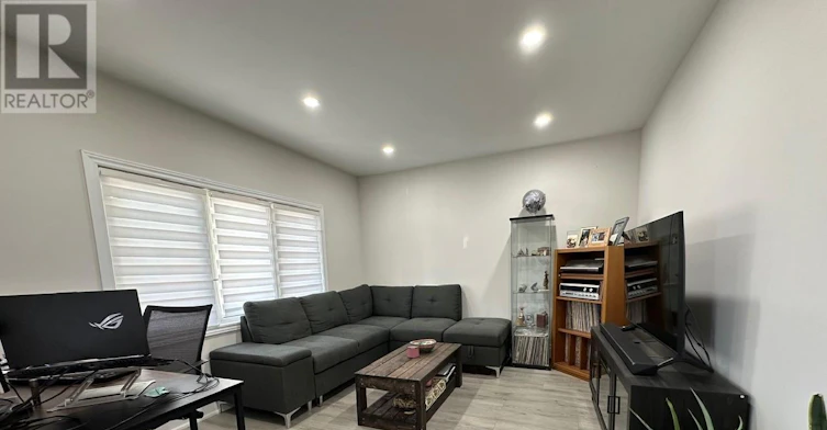 88 Shelby Avenue, Hamilton, ON, L8H 5L5 - 3