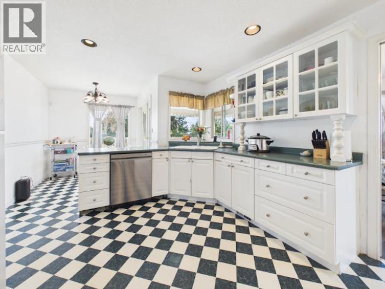 5726 Marine Avenue, Powell River, BC, V8A 2M4 - 7