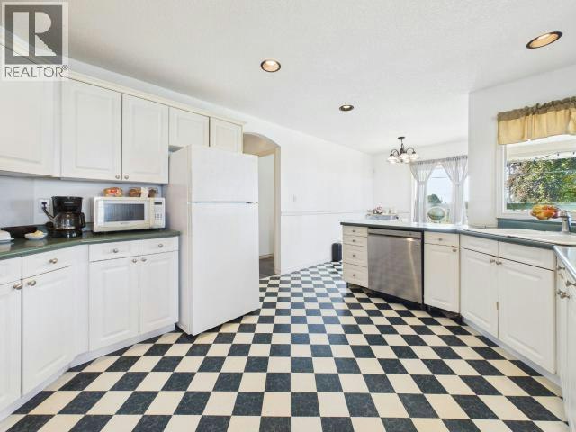 5726 Marine Avenue, Powell River, BC, V8A 2M4 - 9