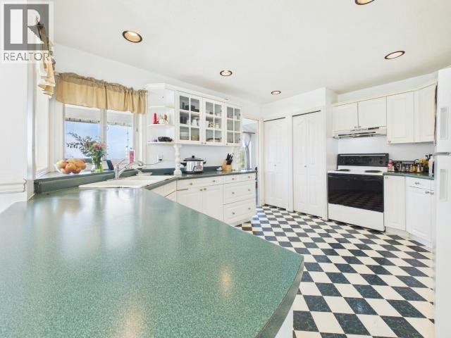 5726 Marine Avenue, Powell River, BC, V8A 2M4 - 8