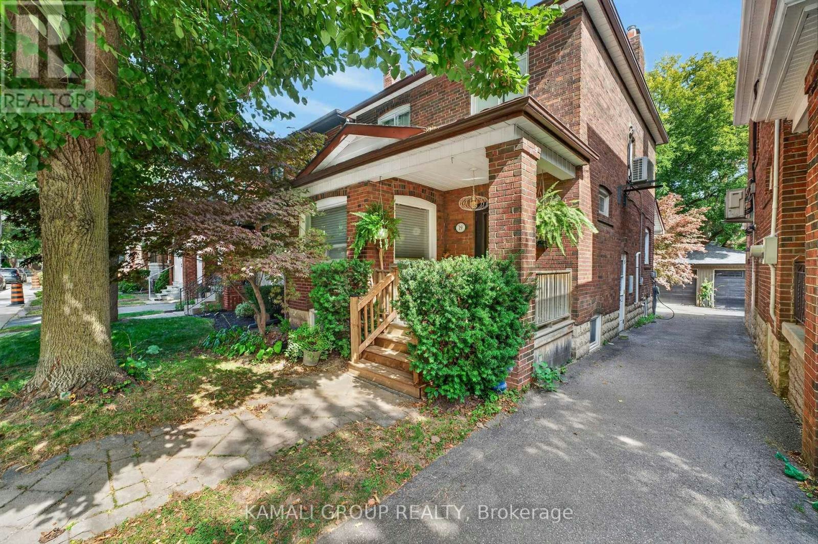 19 Belle Ayre Boulevard, Toronto, ON, M4S 2P6