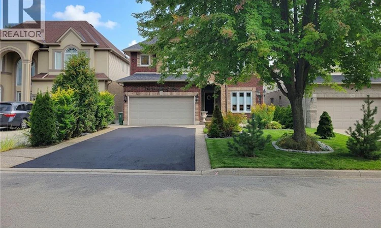 214 Cloverleaf Drive