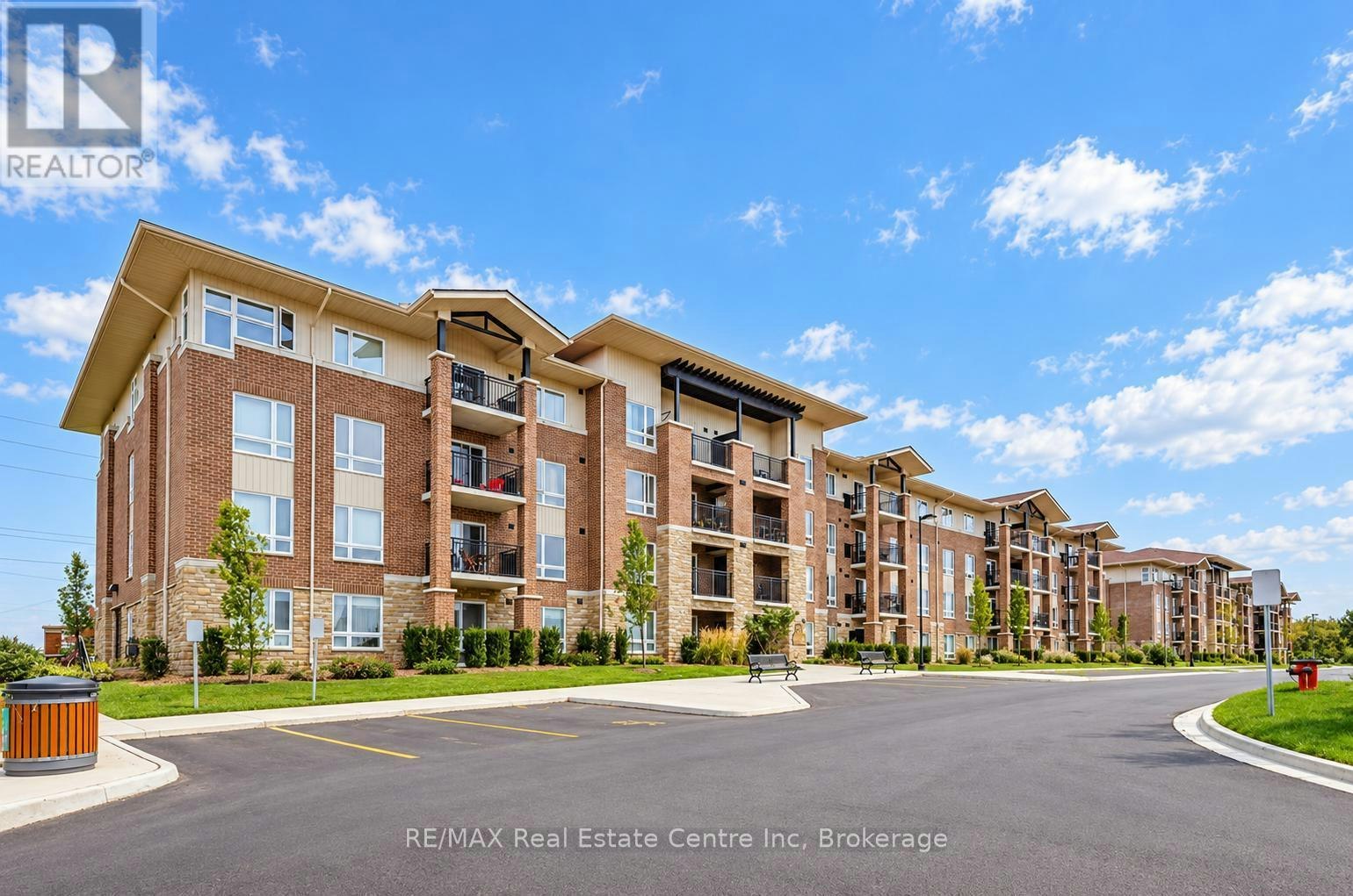 303-67 Kingsbury Square, Guelph, ON, N1L 0L3