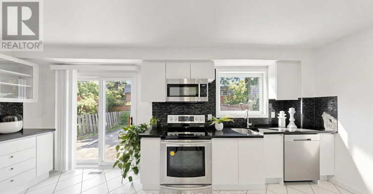 MAIN 27 Second Floors Bedle Avenue, Toronto, ON, M2H 1K7 - 14
