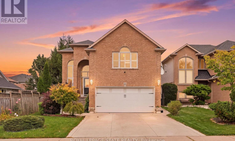 11 Redtail Crescent