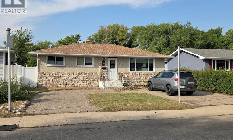 2776 Eastview