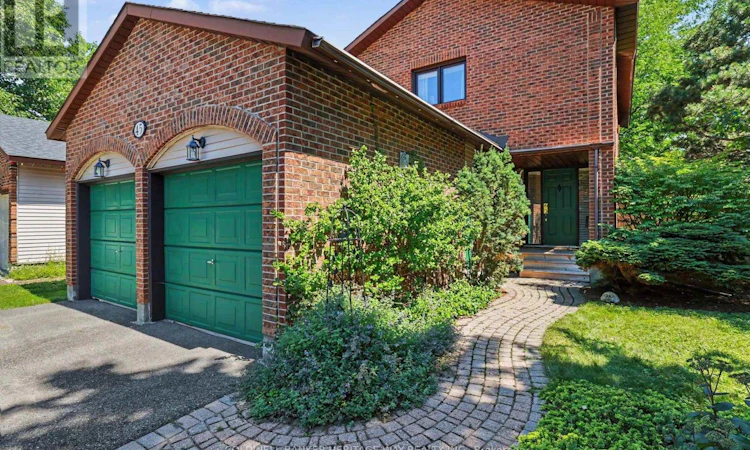45 Shadetree Crescent