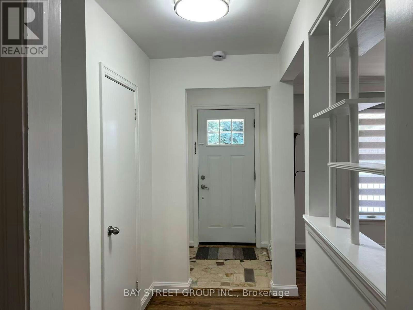 29 Harnish Crescent, Toronto, ON, M2M 2C2 - 2