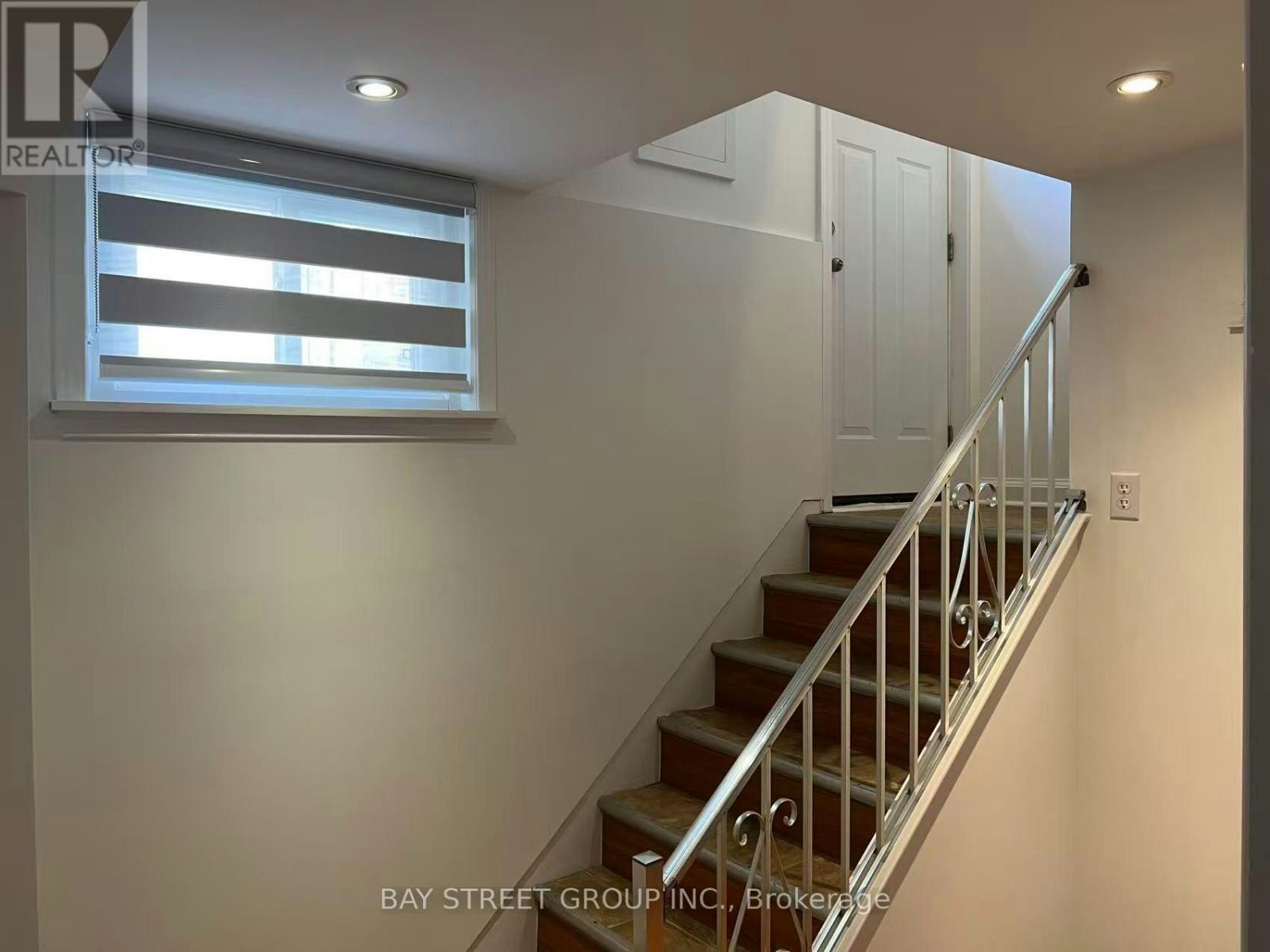 29 Harnish Crescent, Toronto, ON, M2M 2C2 - 11