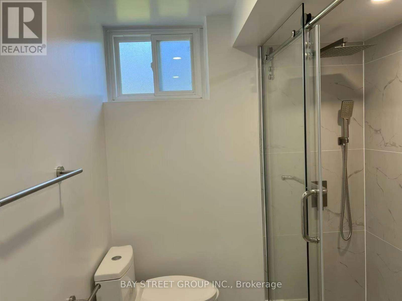 29 Harnish Crescent, Toronto, ON, M2M 2C2 - 16