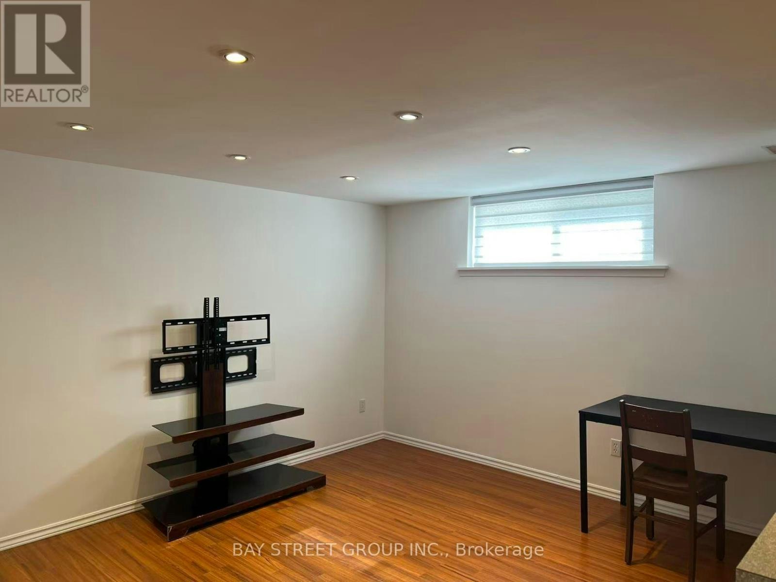 29 Harnish Crescent, Toronto, ON, M2M 2C2 - 13
