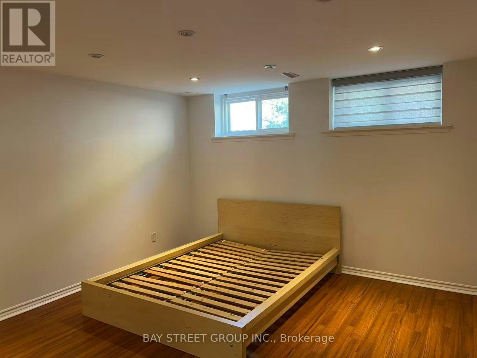 29 Harnish Crescent, Toronto, ON, M2M 2C2 - 18
