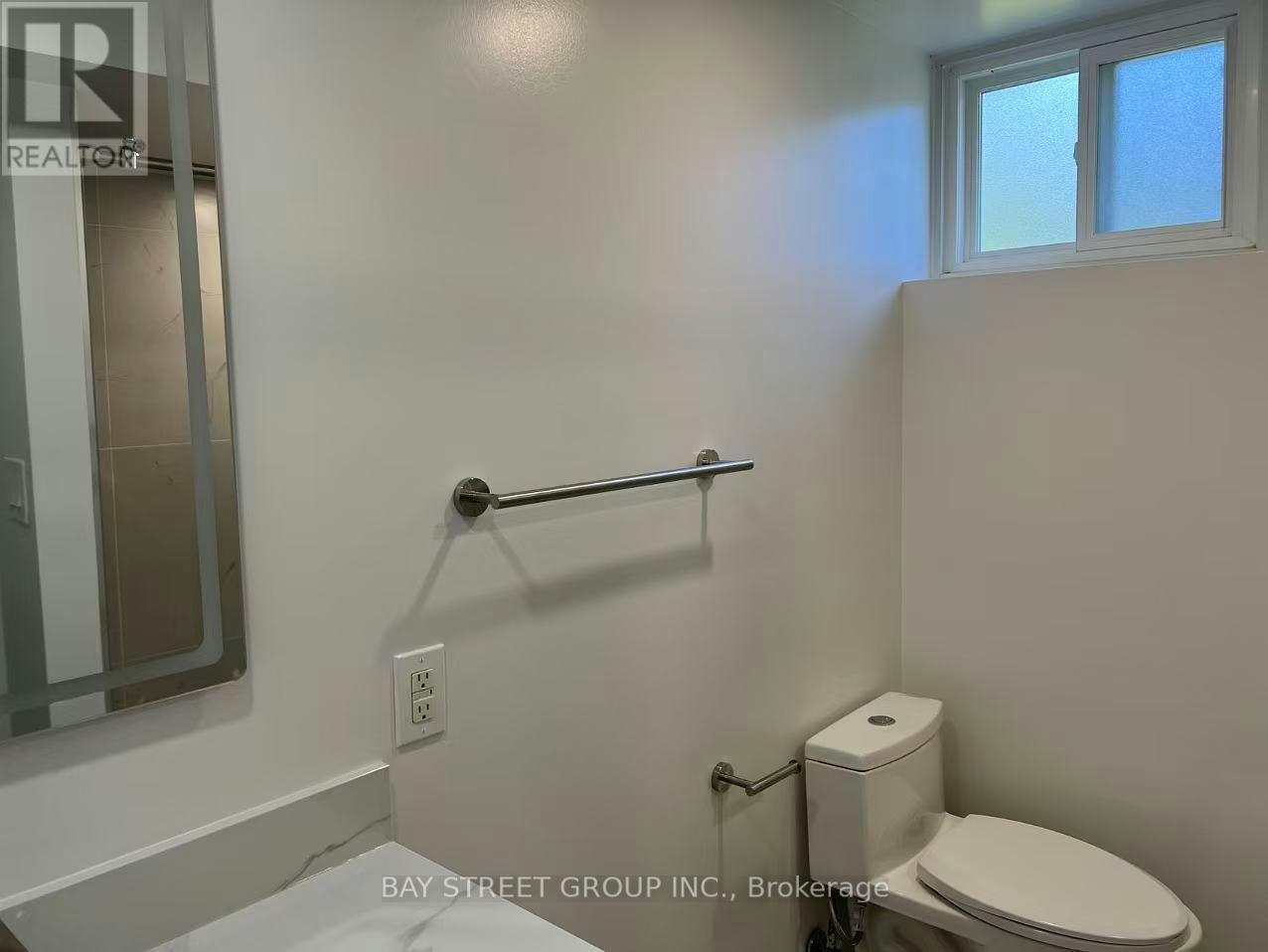 29 Harnish Crescent, Toronto, ON, M2M 2C2 - 15