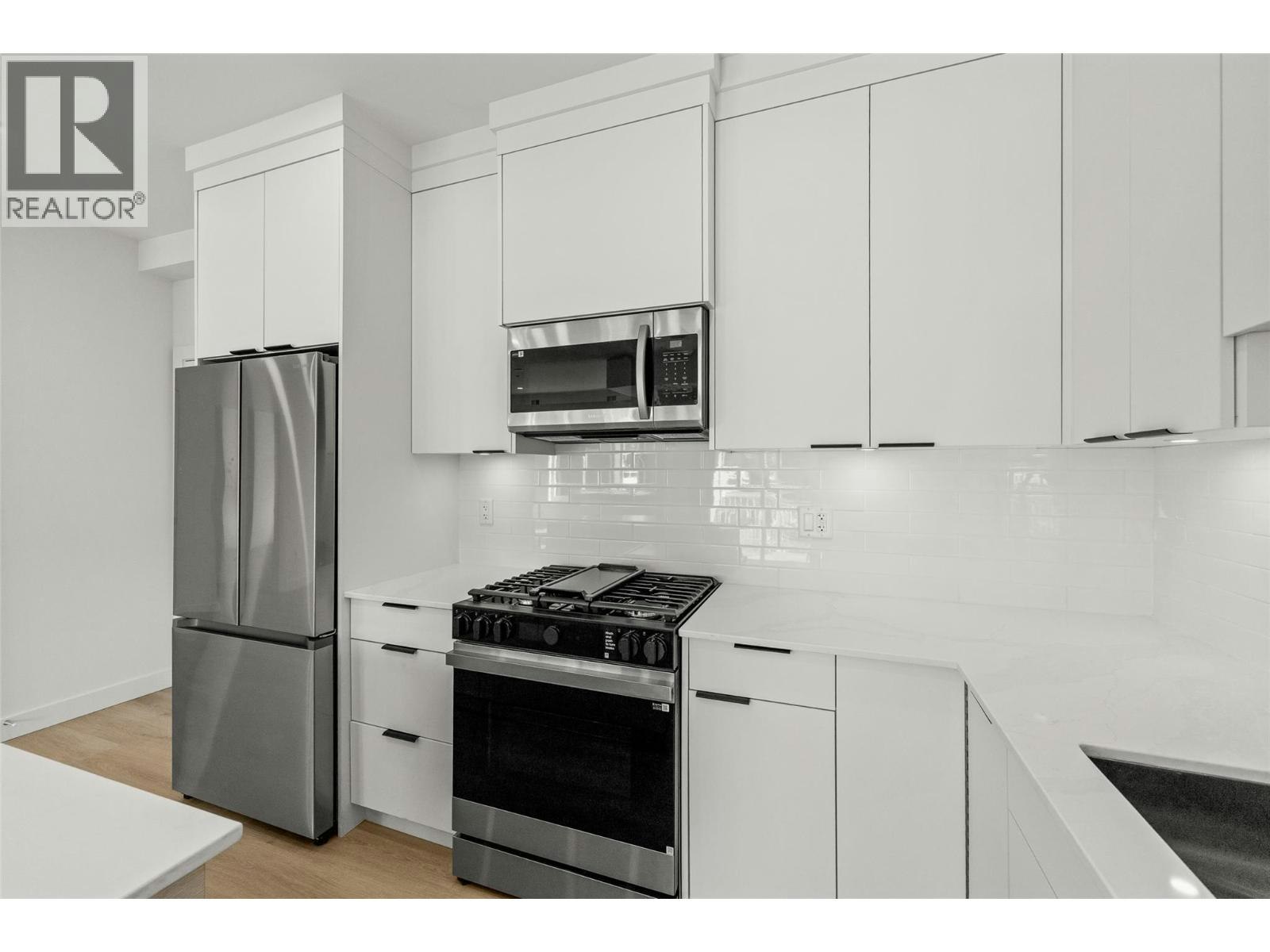 202-5300 Main Street, Kelowna, BC, V1W 0C1 - 11