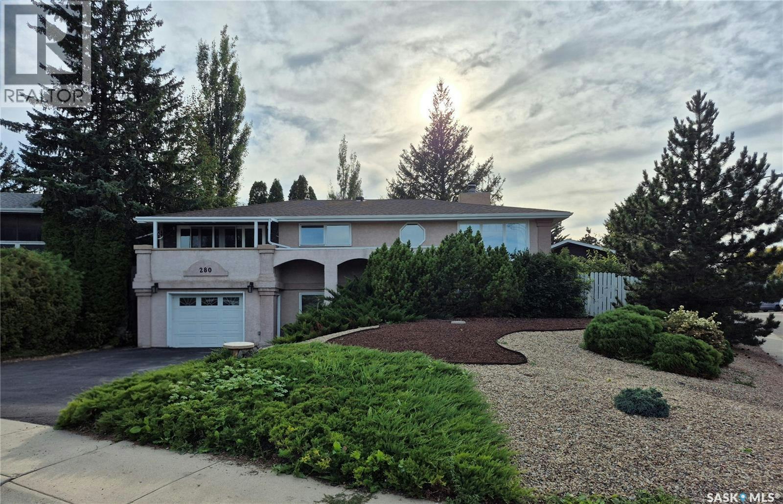 280 Hayes Drive, Swift Current, SK, S9H 4H1