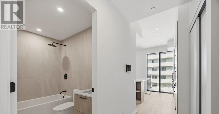 1906-109 Erskine Avenue, Toronto, ON, M4P 1Y5 - 8