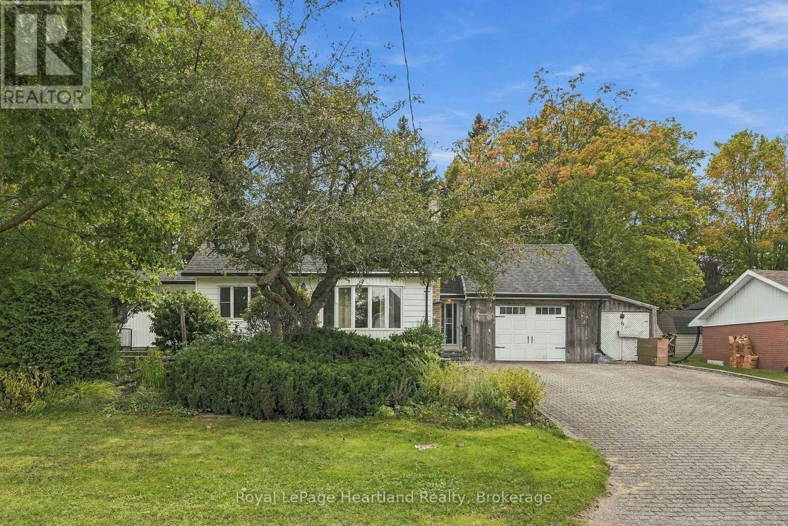 156 Queen Street S, Minto, ON, N0G 1Z0