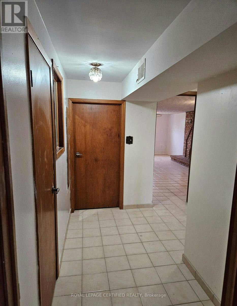 BSMT-115 Deerhurst Road, Hamilton, ON, L8E 3G3